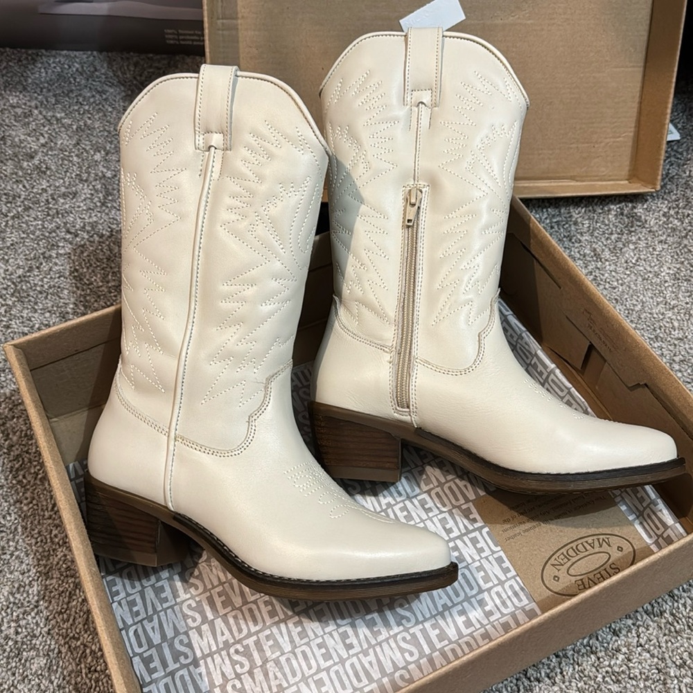 Steve Madden Cowboy boots NEW